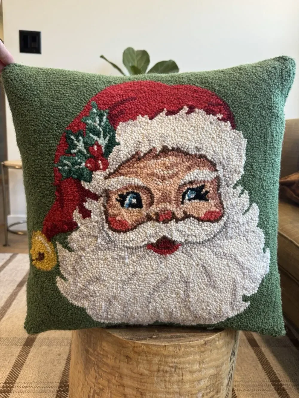 Red Hat Santa Wool Hook Pillow 18” X 18” Square Christmas Holiday